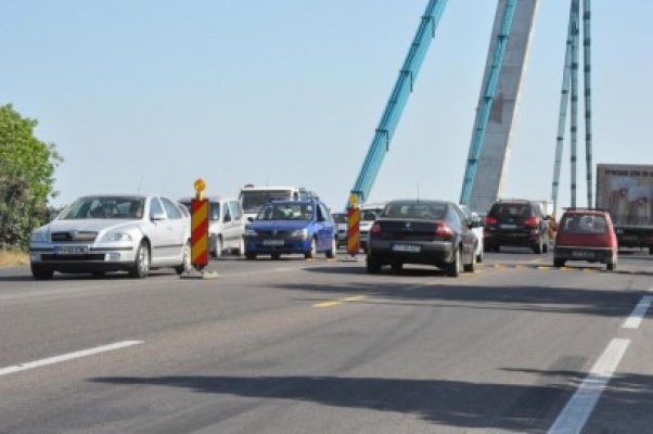 Regionala de Drumuri habar n-are de ce e oprit traficul pe Podul Agigea